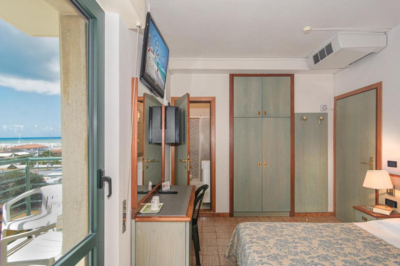 Hotel Paris リド・ディ・カマイオーレ エクステリア 写真